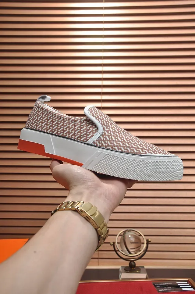 Hermès zapatillas lifestyle slip-on beige blanco suela plataforma 7