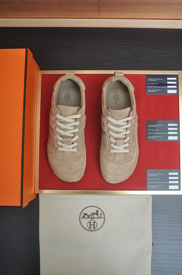 Hermès Beige White Suede Upper Low-Top Silhouette Lifestyle Sneakers 5