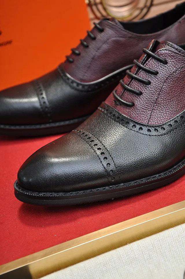 Hermès Noir Borgoña Cuir Bicolore Brogue À Aile Complète 3