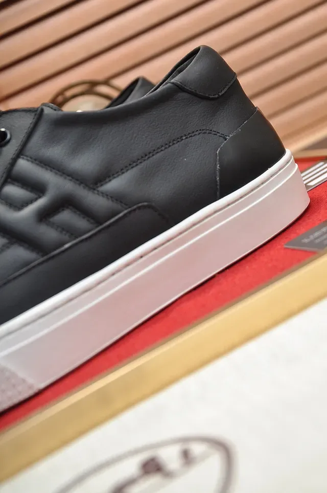 Hermès Sneakers Lifestyle en Cuir Noir Quilté Panneau H 2