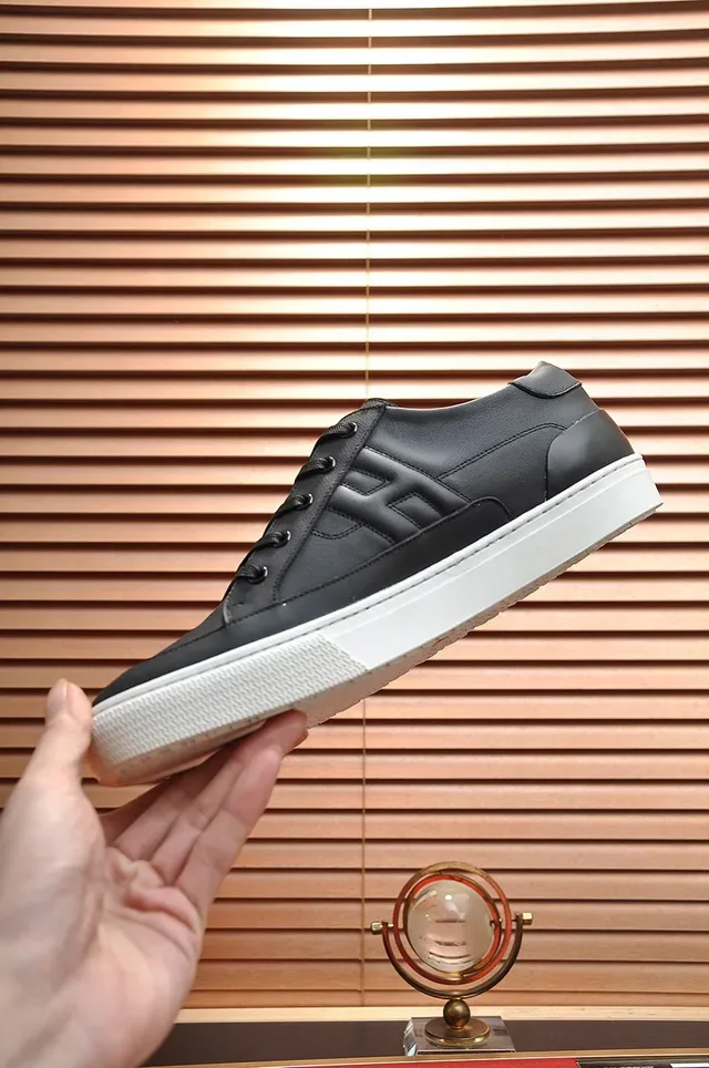 Hermès Sneakers Lifestyle en Cuir Noir Quilté Panneau H 6