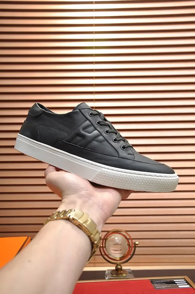 Hermès Sneakers Lifestyle en Cuir Noir Quilté Panneau H 7