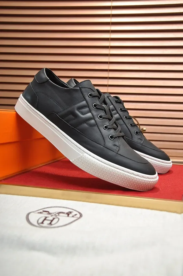 Hermès Sneakers Lifestyle en Cuir Noir Quilté Panneau H 8