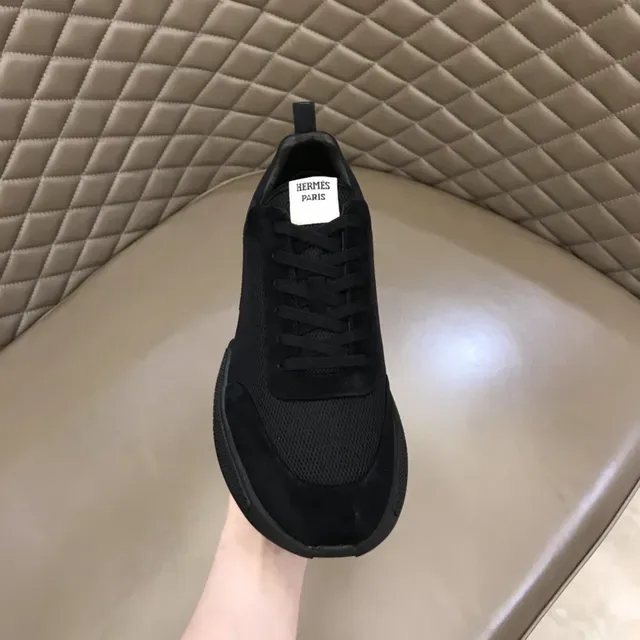 Hermès কালো মেশ এবং সুয়েড লাইফস্টাইল স্নিকার 4