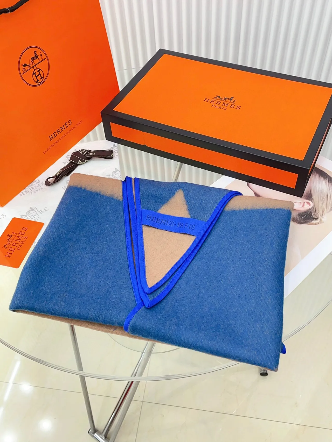 Hermès Blue Beige Geometric Triangle Pattern Ribbed Border Trim Scarve 7