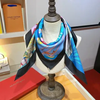 Hermès नीला काला चौकोर समुद्री मुद्रण रेशम स्कार्फ