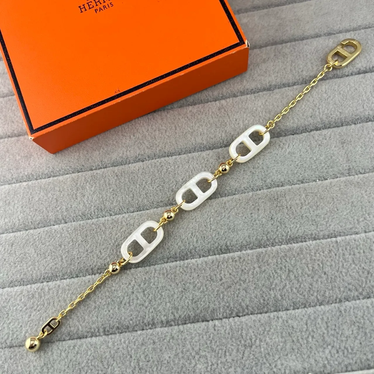 Hermès Chaine d'Ancre Pulseiras de resina e corrente de metal brancas 4