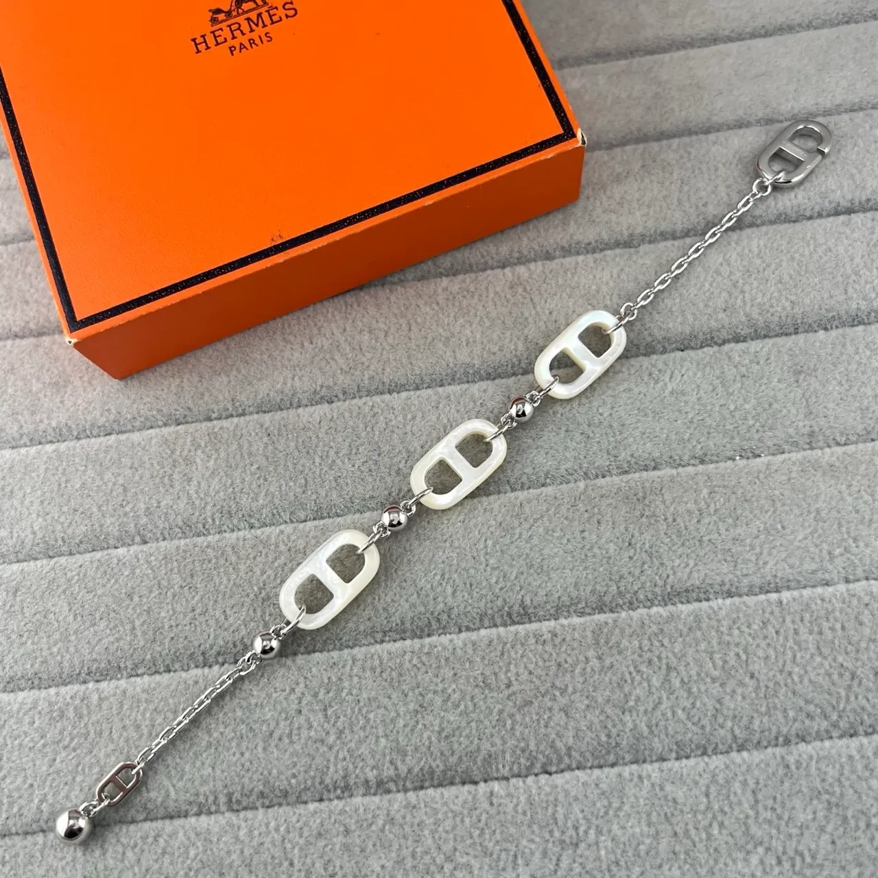 Hermès Chaine d'Ancre Pulseiras de resina e corrente de metal brancas 5
