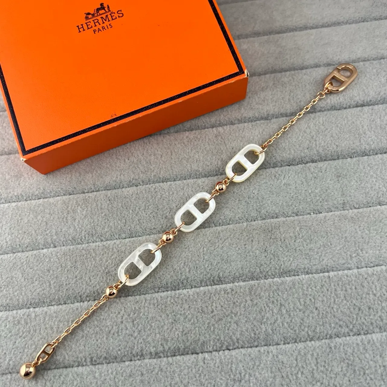 Hermès Chaine d'Ancre Pulseiras de resina e corrente de metal brancas 6