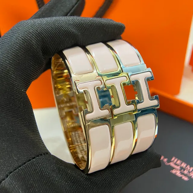 Hermès Clic H গোলাপি এনামেল সোনালি এবং রূপালী টোন রিজিড ব্রেসলেট 2