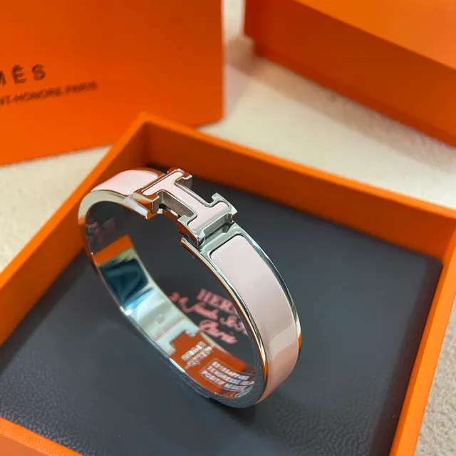 Hermès Clic H গোলাপি এনামেল সোনালি এবং রূপালী টোন রিজিড ব্রেসলেট 4