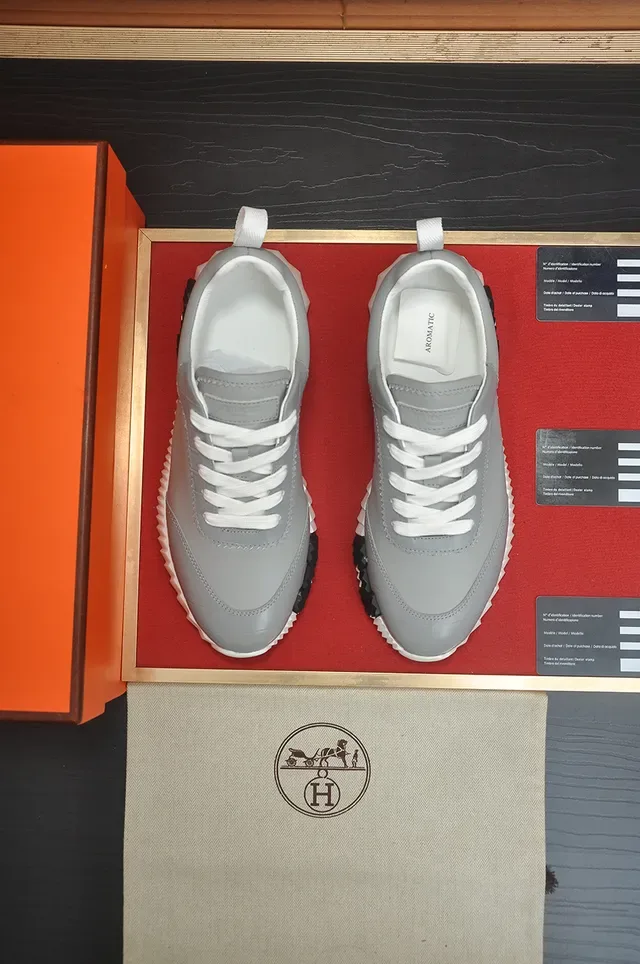 Hermès Gris Blanc Chaussures Lifestyle Basses en Cuir 5