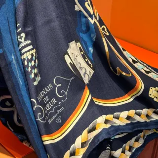 Hermès Harnais de Cœur নেভি নীল রেশম স্কার্ফ