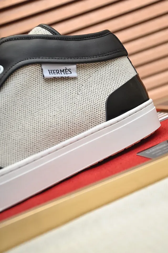 Hermès Sneakers à panneaux en maille et cuir 2