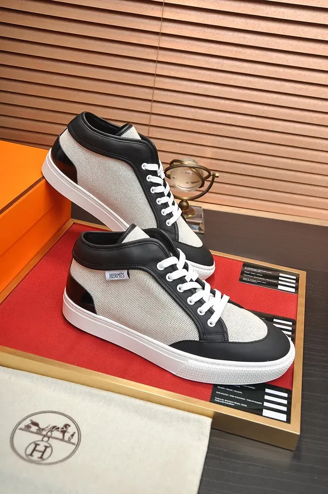 Hermès Sneakers à panneaux en maille et cuir 5