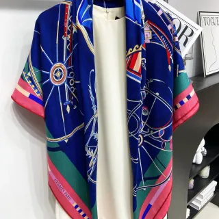 Hermès Navy Pink चौकोर घुड़सवारी प्रेरित मुद्रण रेशम स्कार्फ