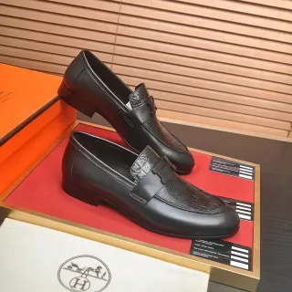 Hermès Oran 黑色鳄鱼压花皮革乐福鞋