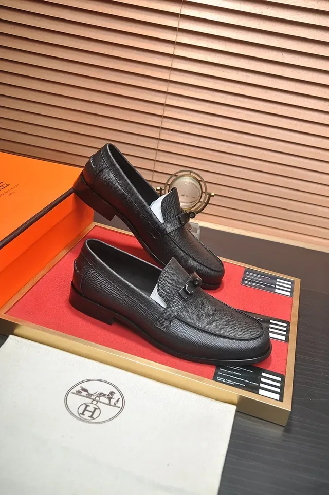 Hermès Oran Black Textured Leather Stirrup Loafers 4