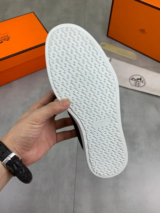 Hermès Oran حذاء لوفير جلد سويد بني أبيض كعب مطاطي 2