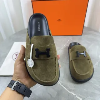 Hermès Oran Loafer जैतूनी हरा सूड H-Buckle स्लिप-ऑन लोअफर