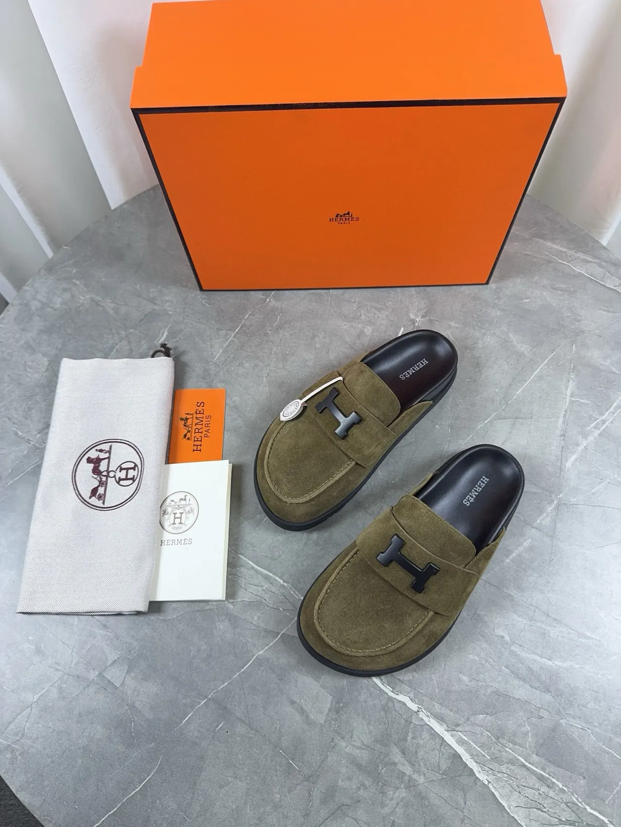 Hermès Oran Loafer Ante de color verde oliva Hebilla H Slip-On Loafer 3