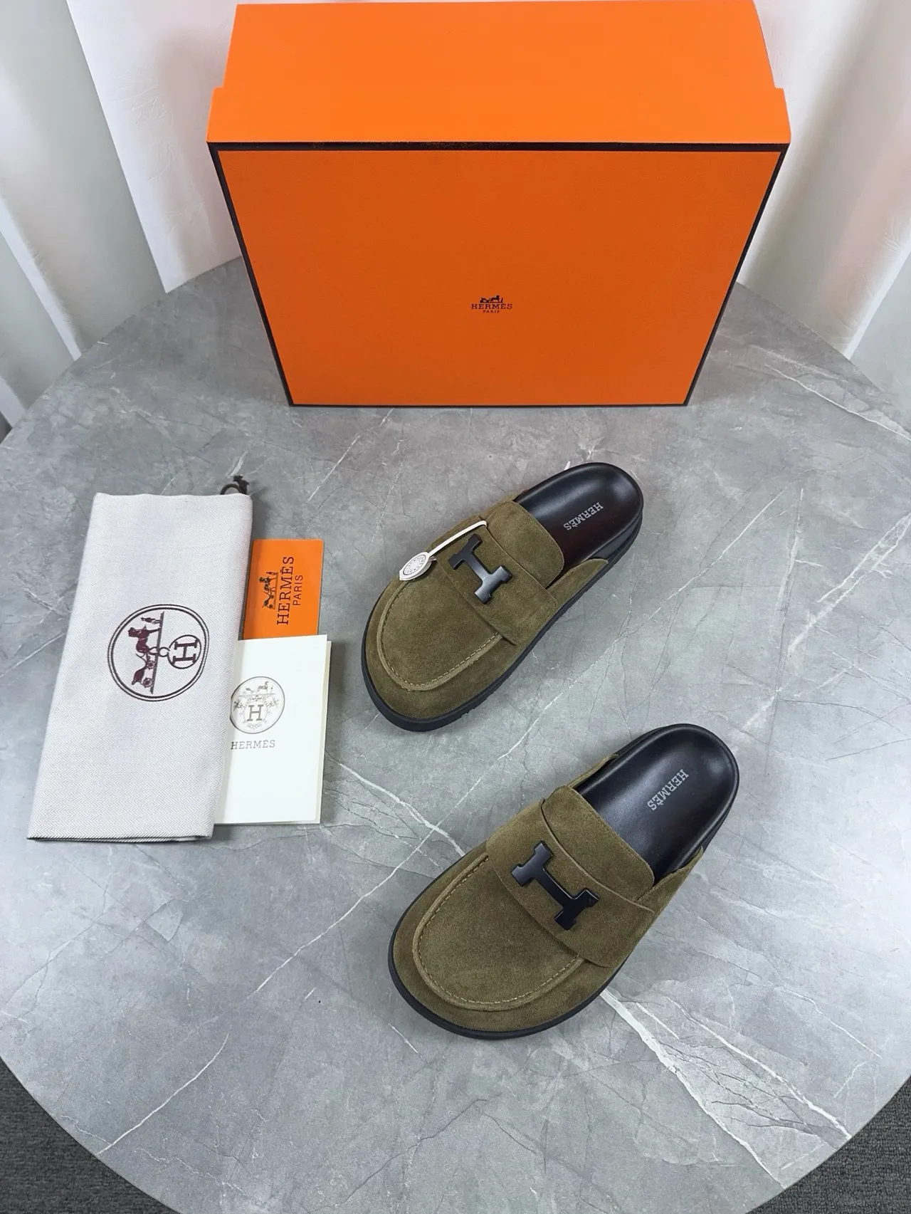 Hermès Oran Loafer Ante de color verde oliva Hebilla H Slip-On Loafer 4