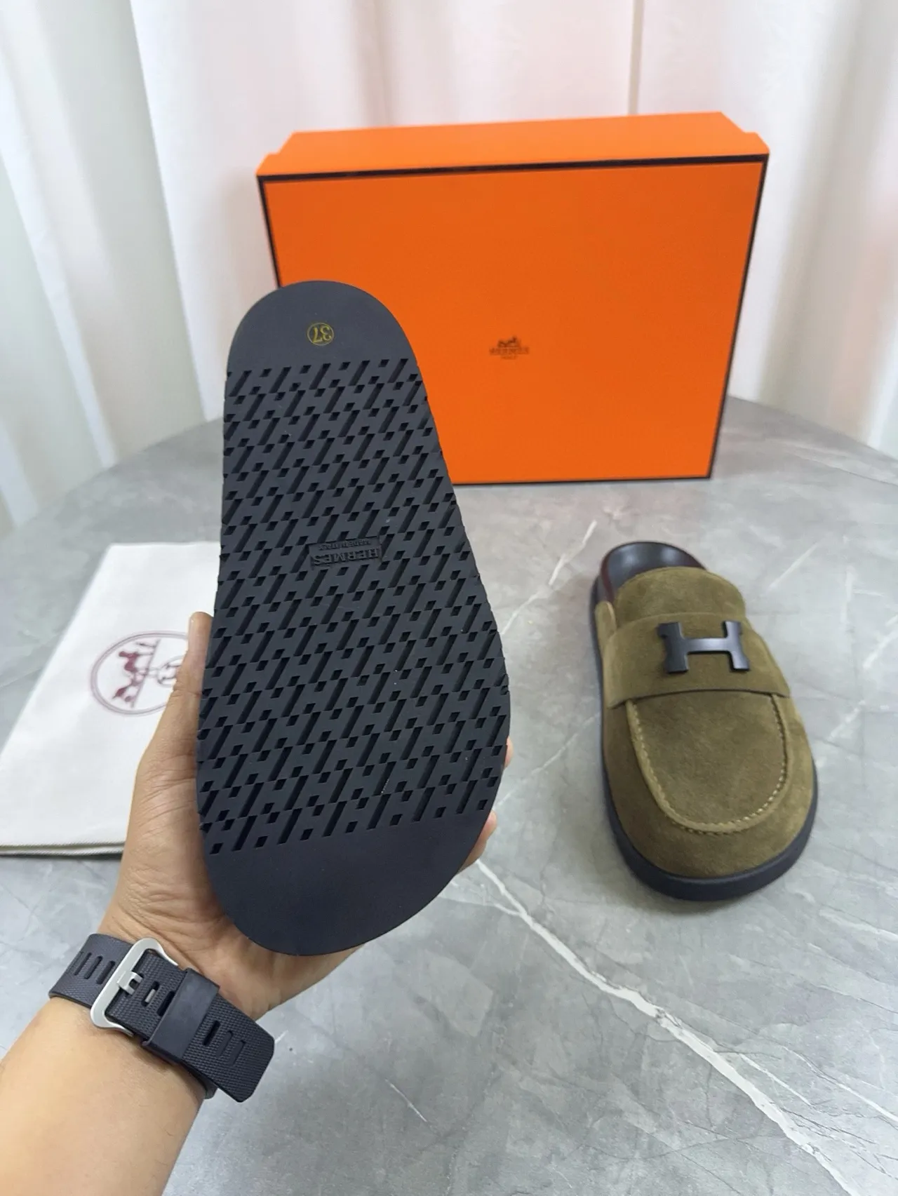 Hermès Oran Loafer Ante de color verde oliva Hebilla H Slip-On Loafer 8