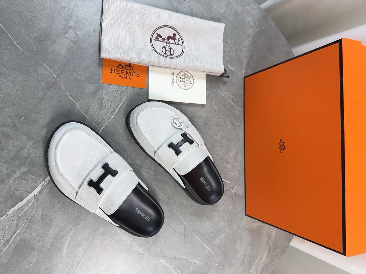 Hermès Oran Loafer Ante blanco Correa H-Logo Mocasín deslizable 3