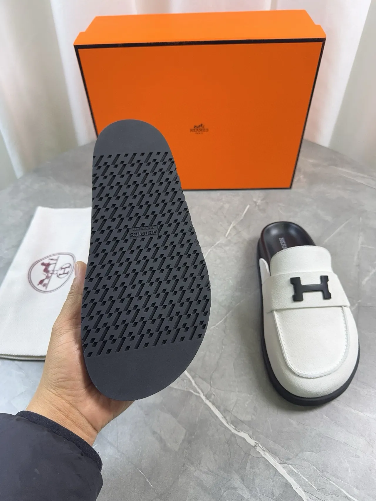 Hermès Oran Loafer Ante blanco Correa H-Logo Mocasín deslizable 8
