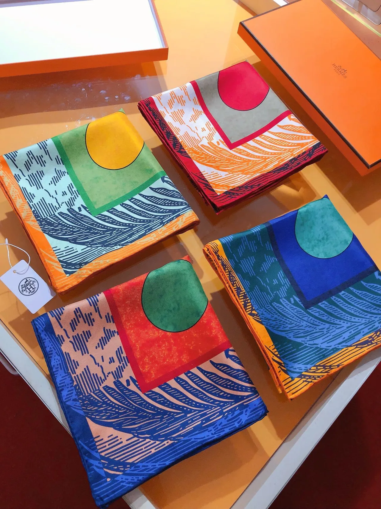 Hermès Cuadrado Orange Red Impresión Gráfica Bold Bufanda de Seda 3