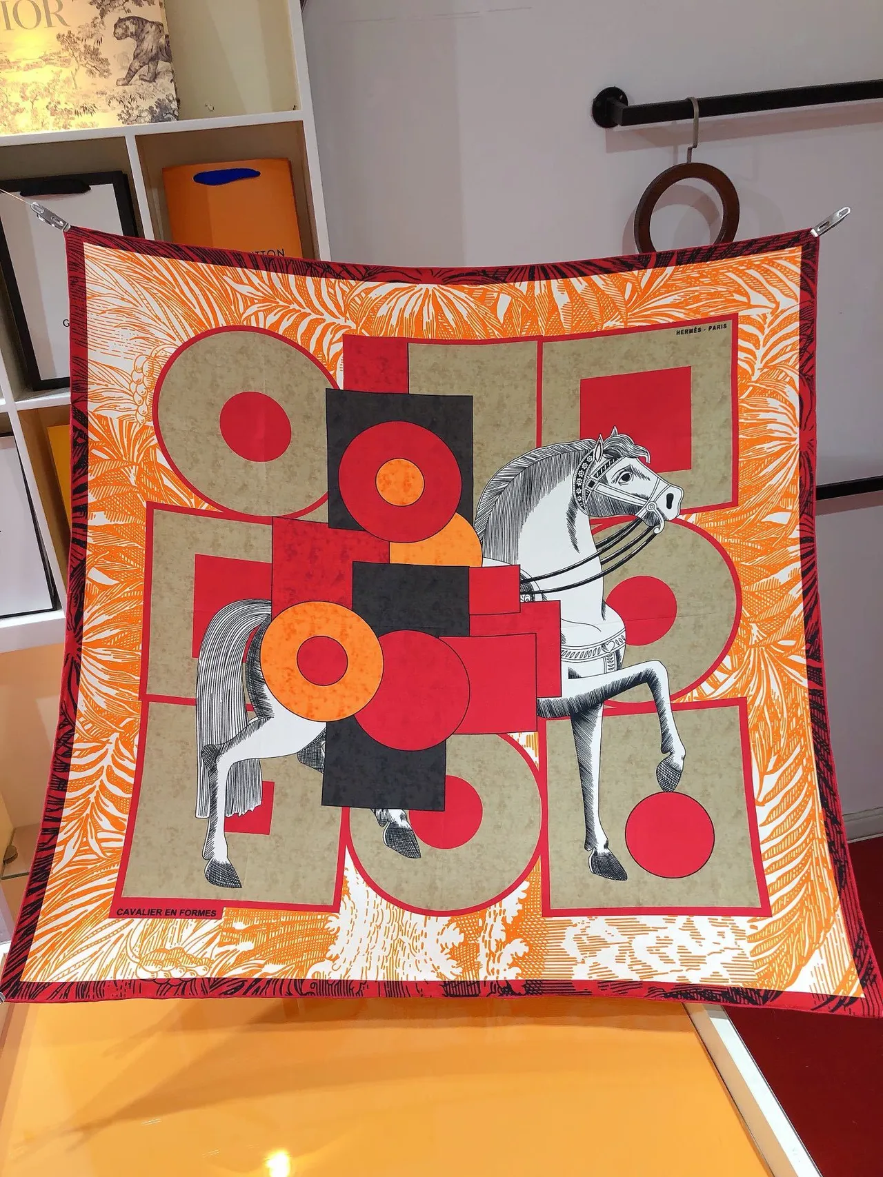 Hermès Cuadrado Orange Red Impresión Gráfica Bold Bufanda de Seda 4