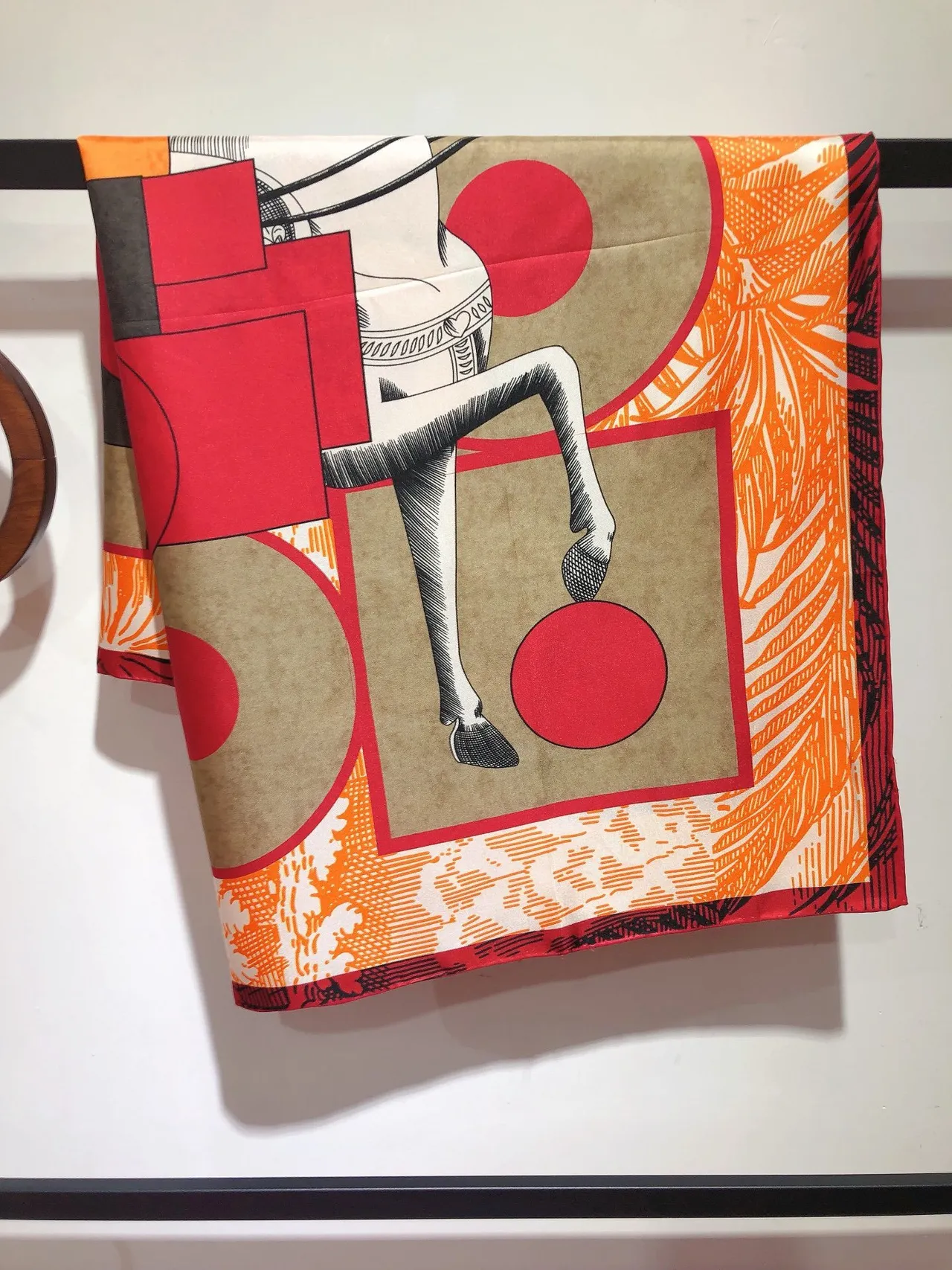Hermès Cuadrado Orange Red Impresión Gráfica Bold Bufanda de Seda 6