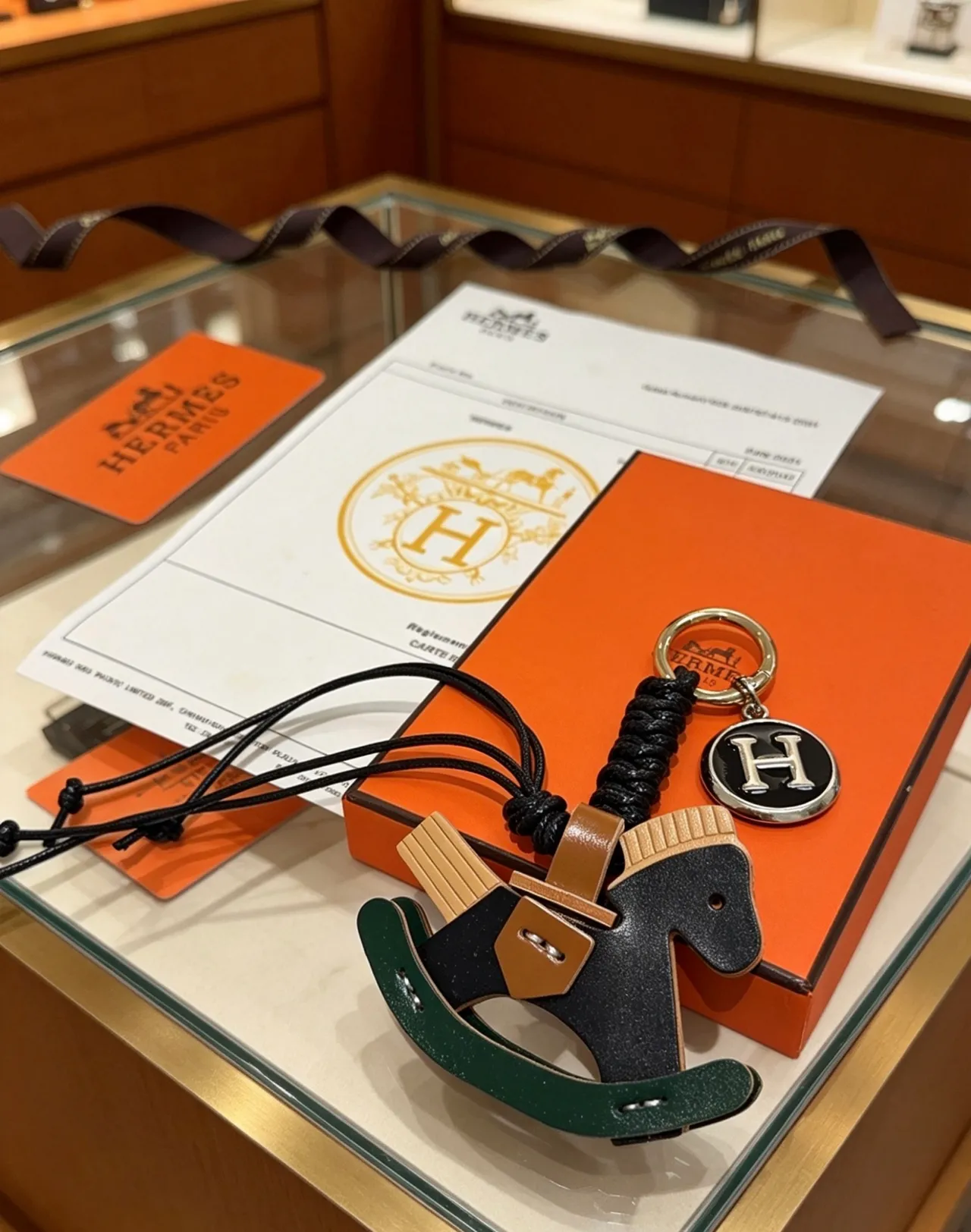 Hermès Rocker Horse কালো সবুজ দোলনামূলক আকৃতি বহুরঙ চামড়া কাঁধ থেকে ঝুলন্ত ব্যাগ 5