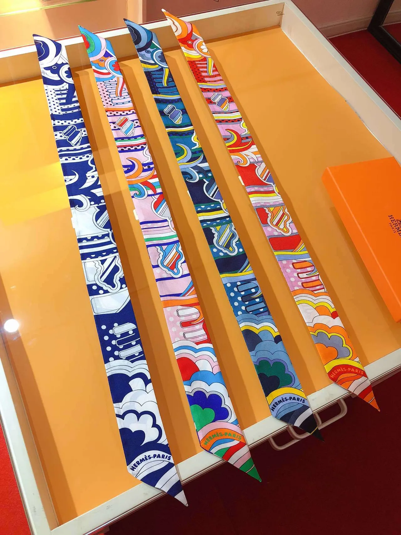 Hermès Twilly 'Rainbow of Fubao Avenue' Navy and White Silk Scarf 8