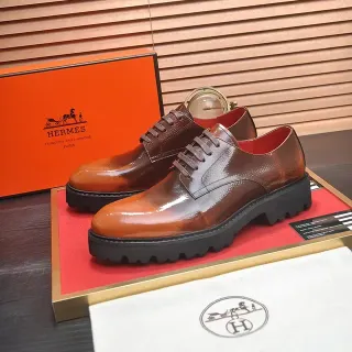 Hermès Chaussures Oxford en Cuir Poli à Cap-Toe de Deux Tons Marron