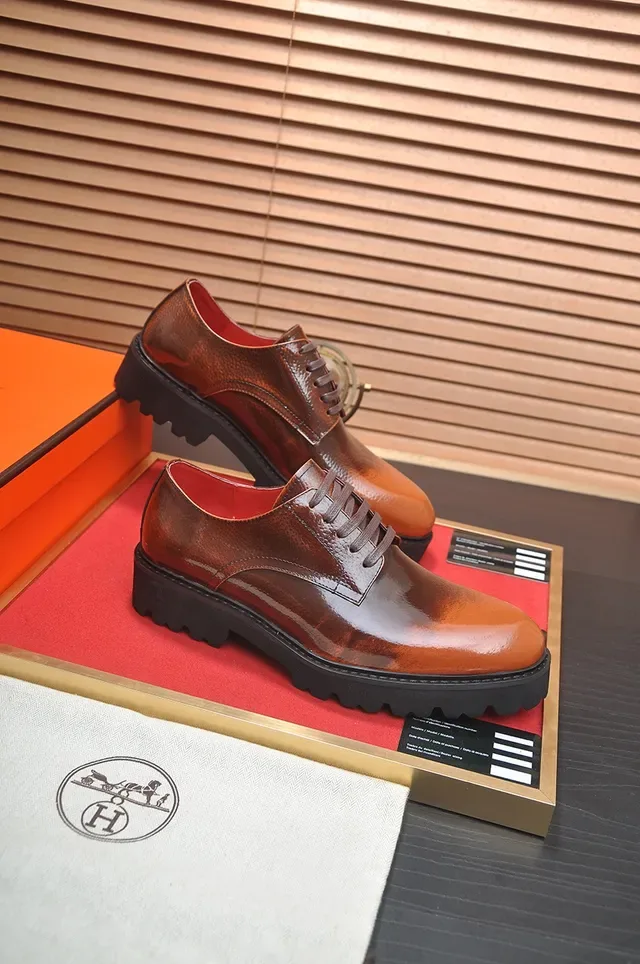 Hermès Two-Tone Brown Polished Leather Cap-Toe Oxford Shoes 4