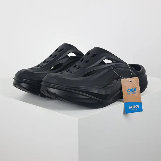 Hoka ORA Recovery Black Clog 2