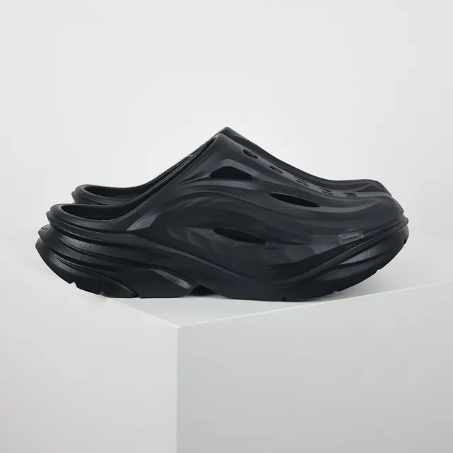 Hoka ORA Recovery Black Clog 3