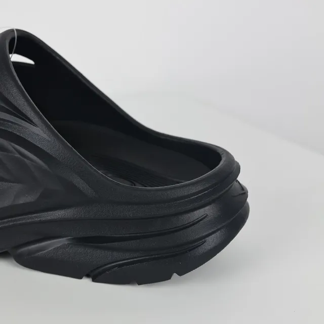 Hoka ORA Recovery Black Clog 4