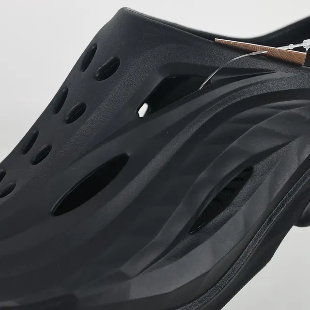 Hoka ORA Recovery Black Clog 6