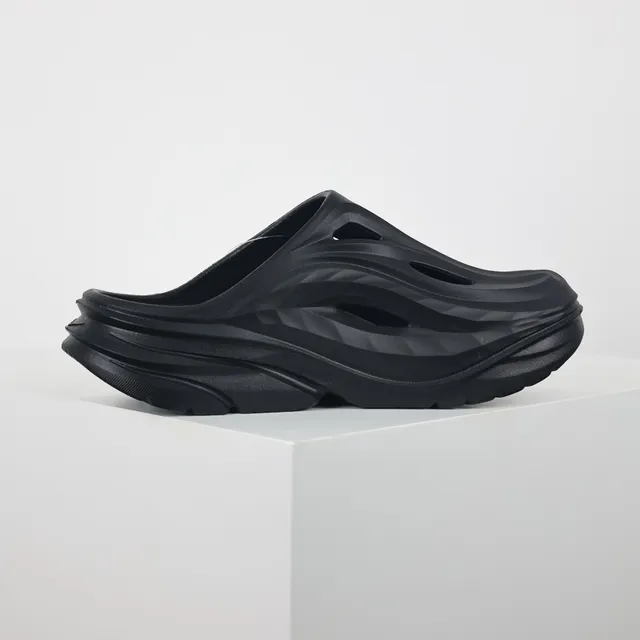 Hoka ORA Recovery Black Clog 7