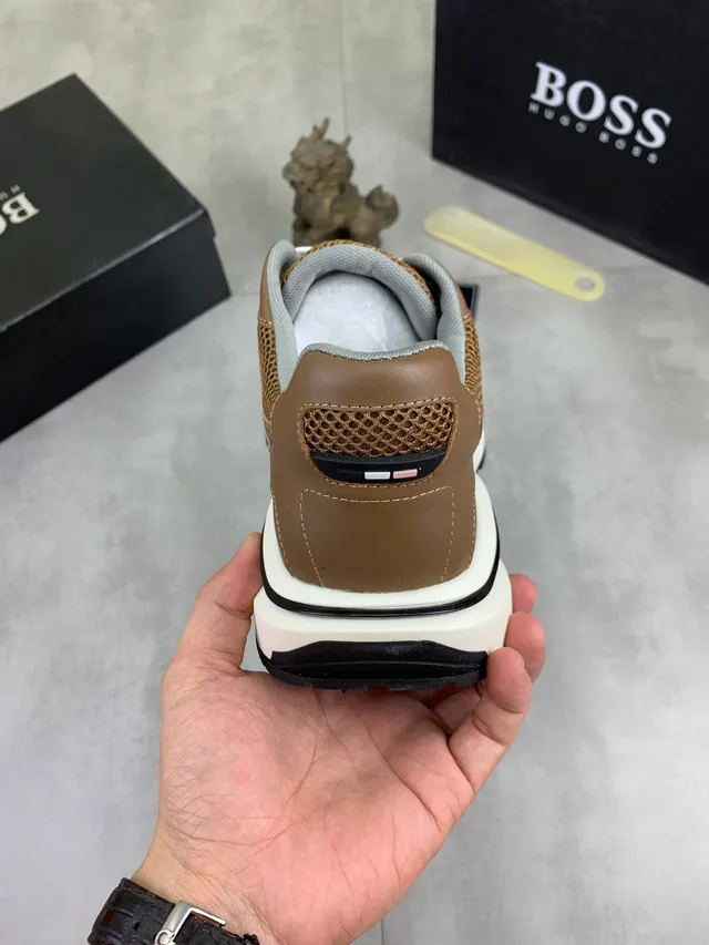 Hugo Boss বাদামি এবং সাদা চাংকি স্নিকার 3