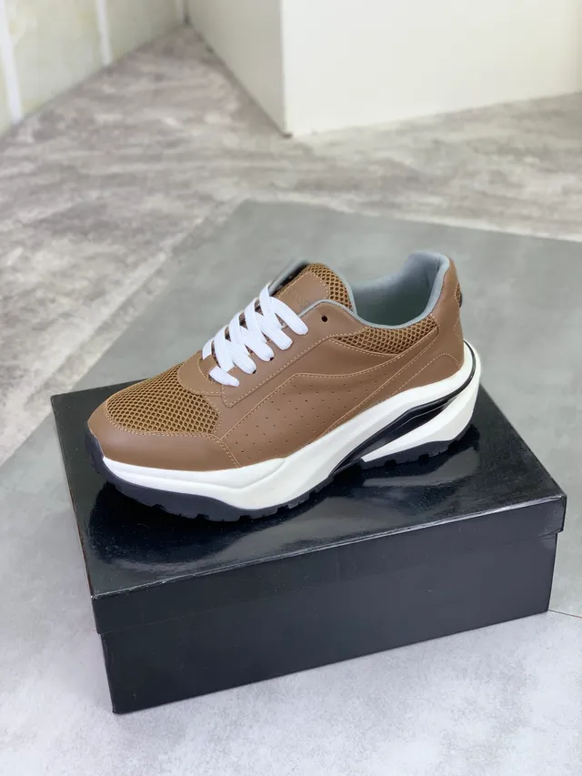 Hugo Boss বাদামি এবং সাদা চাংকি স্নিকার 4