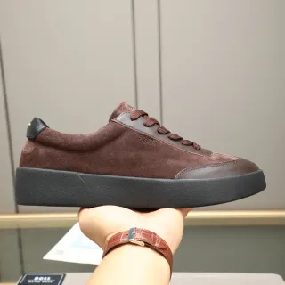 Hugo Boss भूरा सूड और चमड़ा प्लेटफॉर्म स्नीकर