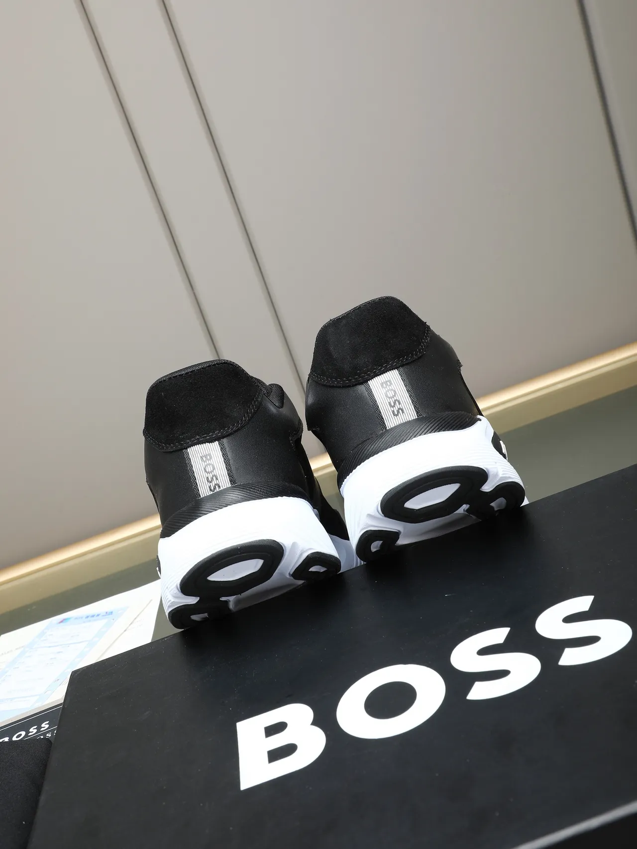 Hugo Boss Lifestyle Sneaker Preto Branco Material Misto Superior Cadarço Metálico Marcado Lifestyle Sneakers 3