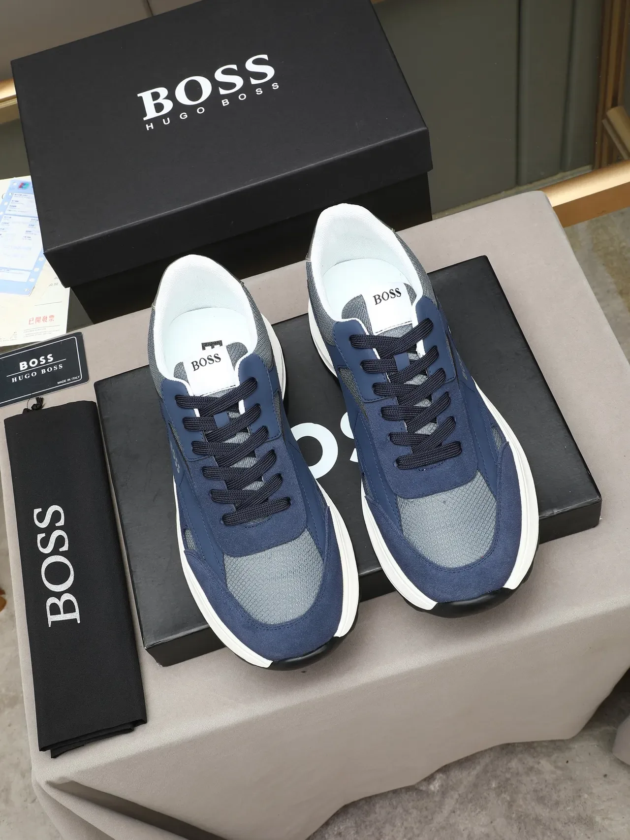 Hugo Boss Navy Silver سويد و شبكة أحذية رياضية تباين علامة الكعب 3