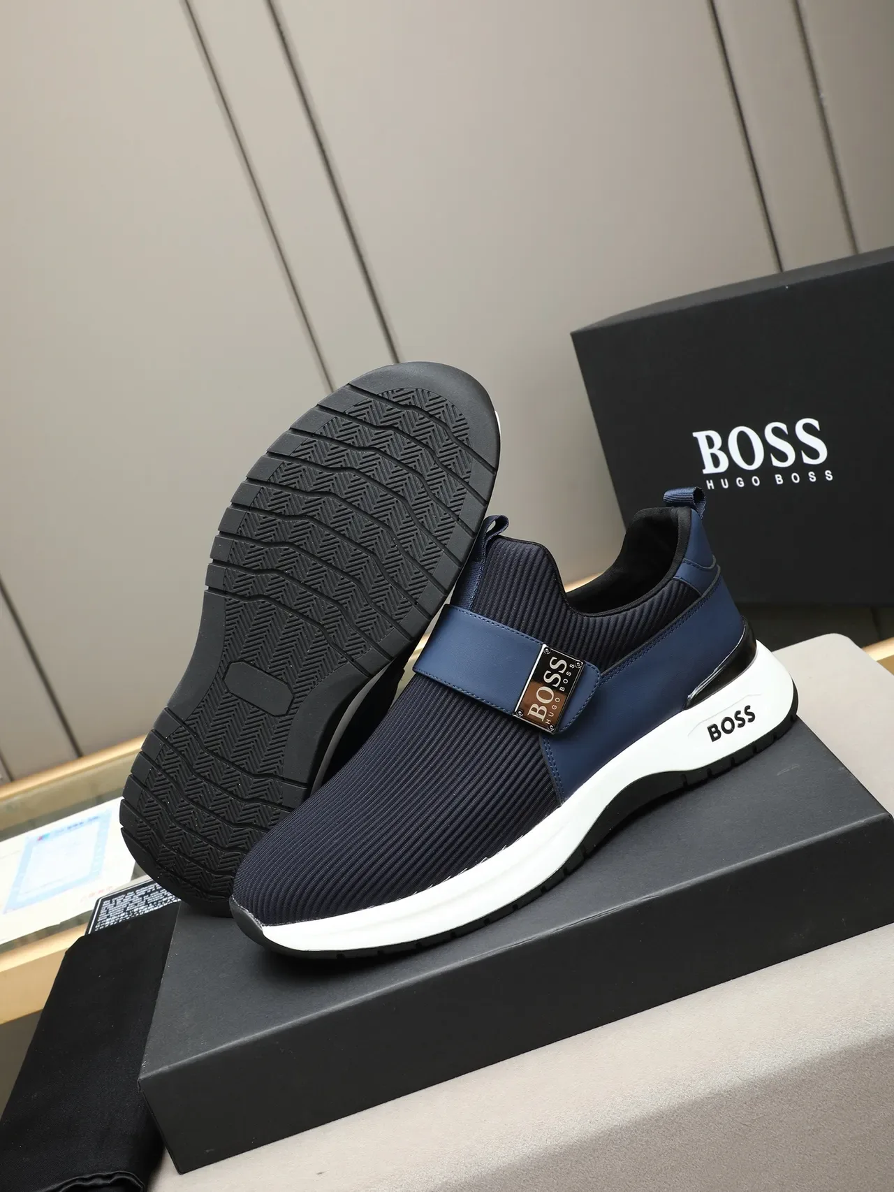 Hugo Boss 海军白针织鞋面生活方式运动鞋 4