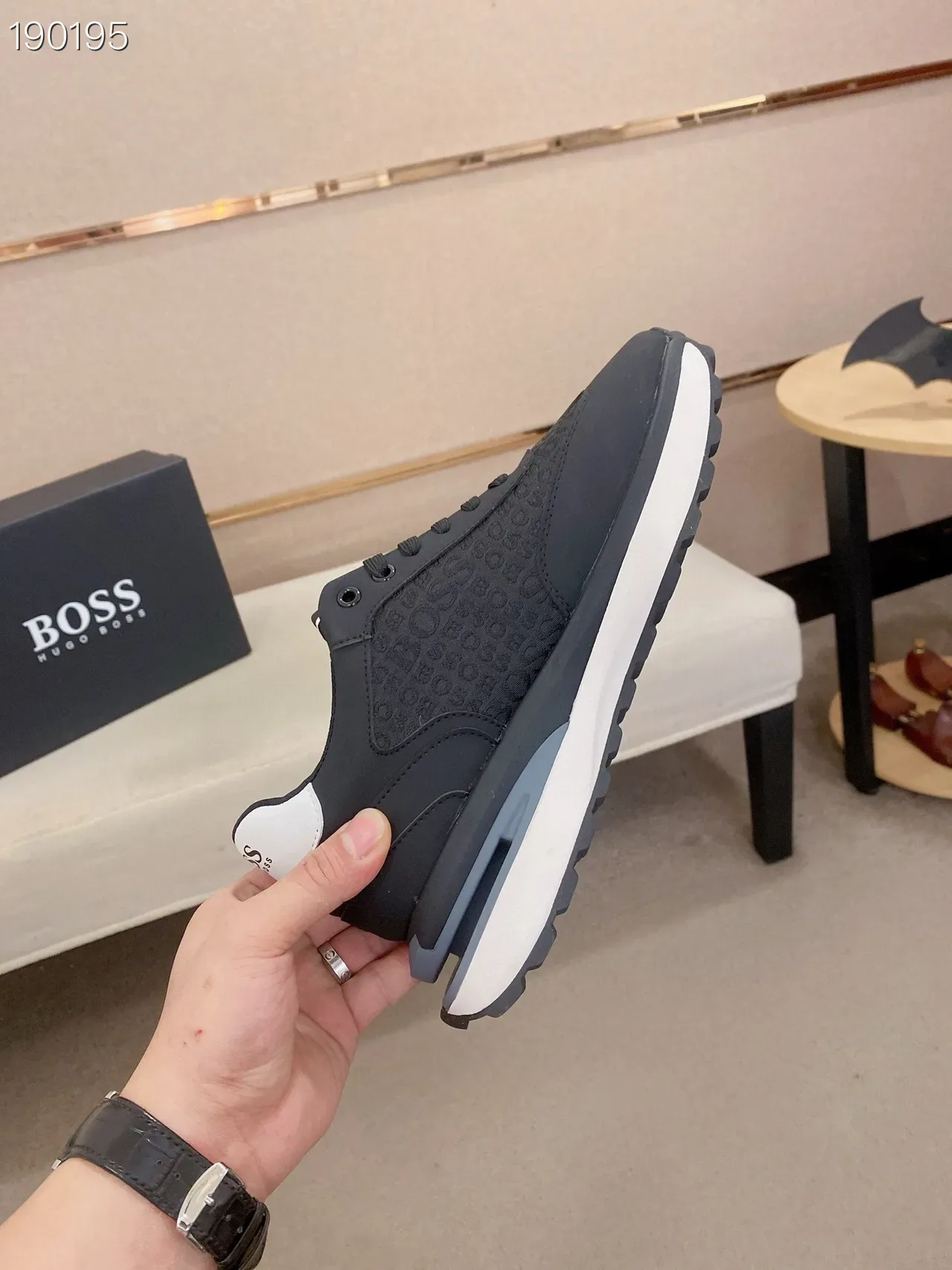 Hugo Boss Runner أسود أبيض مطبوع حرفي نمط حياة سنيكر 7