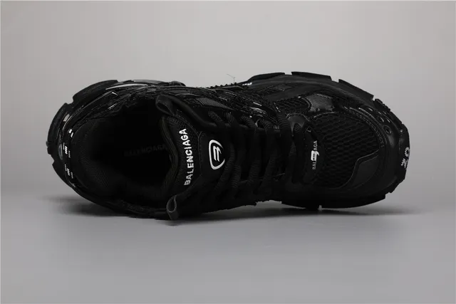 Kith Runner মোনোক্রোম ব্ল্যাক চাঙ্কি স্নিকার্স 7