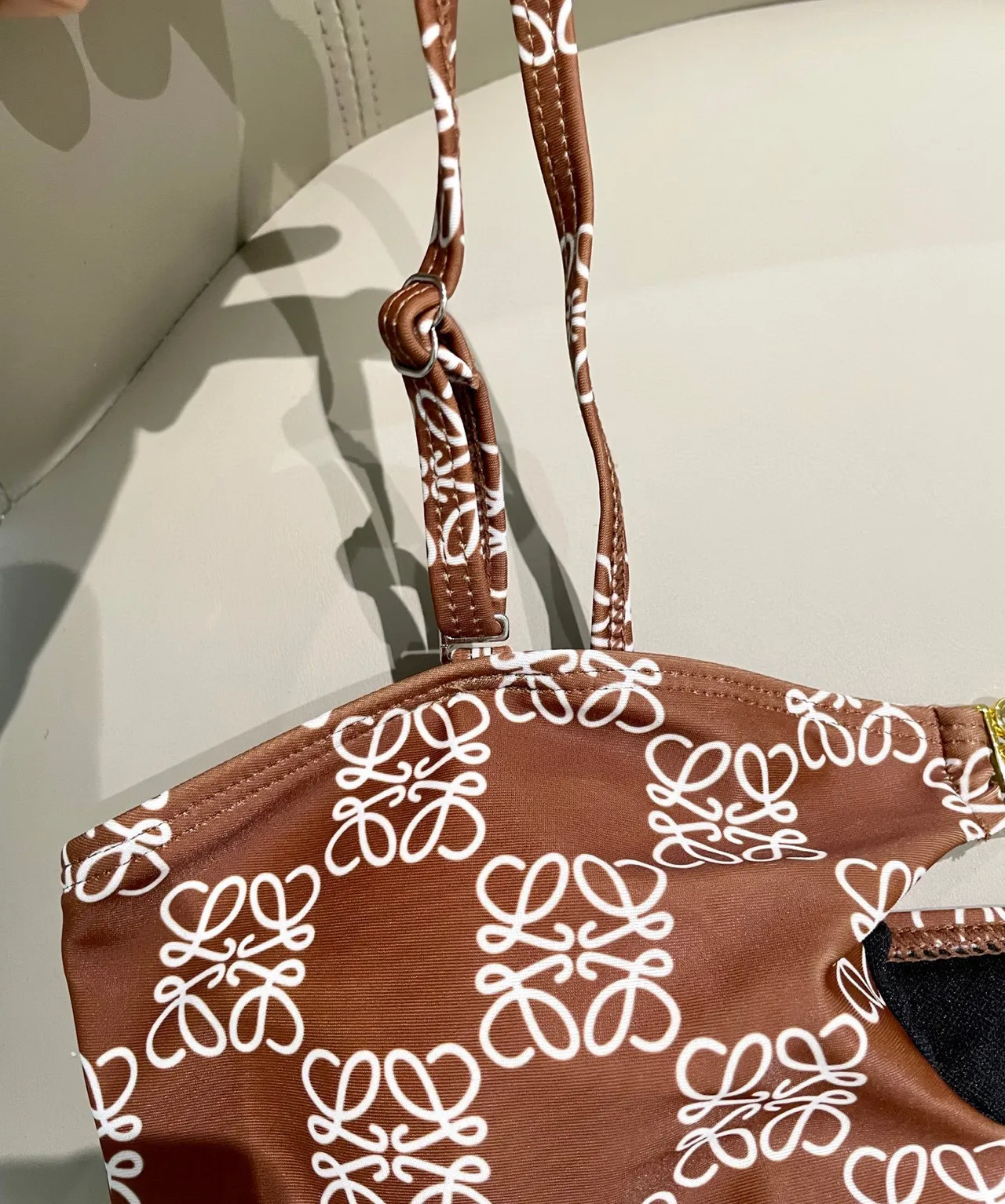 Loewe Anagram বাদামি সাদা বাস্টিয়ার স্টাইল ভেস্ট টপ 4